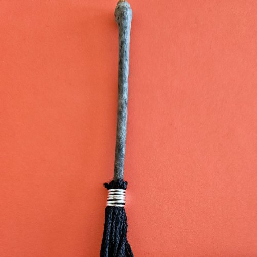 Margot Potter's Witch, Please Pendant - , Contemporary Wire Jewelry, Coiling, Coiling Wire, Wire Coiling, Loops, Wire Loop, Wrapped Wire Loop, This will create a broom shape and hold the floss in place.